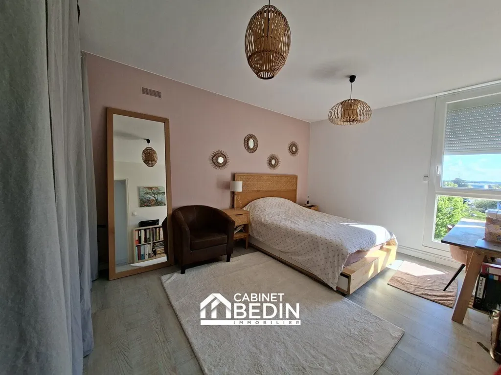 Magamistoad - Bright 3-Piece Flat with South-Facing View in Le Bouscat
