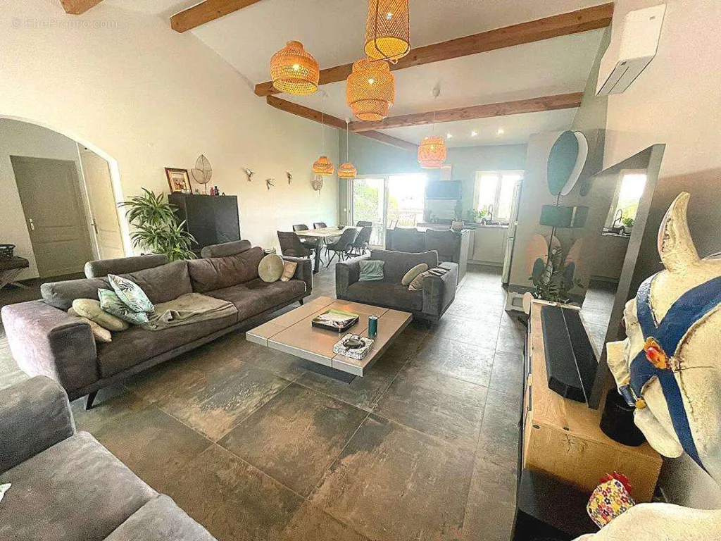 10-room house in Cavalaire-Sur-Mer