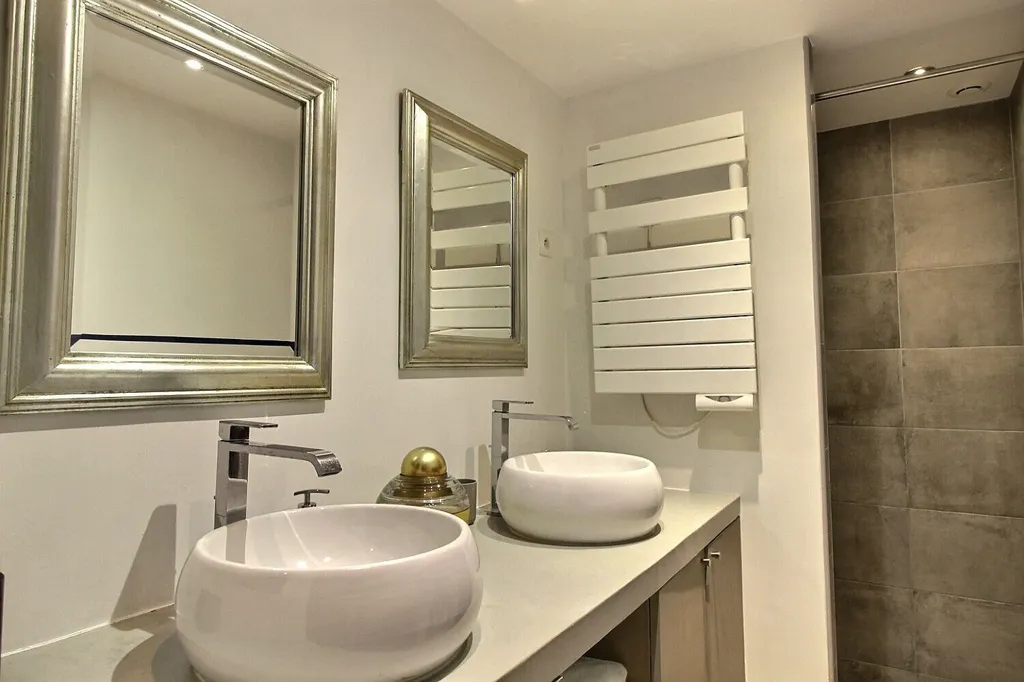 Salles de bain - Maison de Ville Meublée avec Terrasse Rooftop à Nanterre
