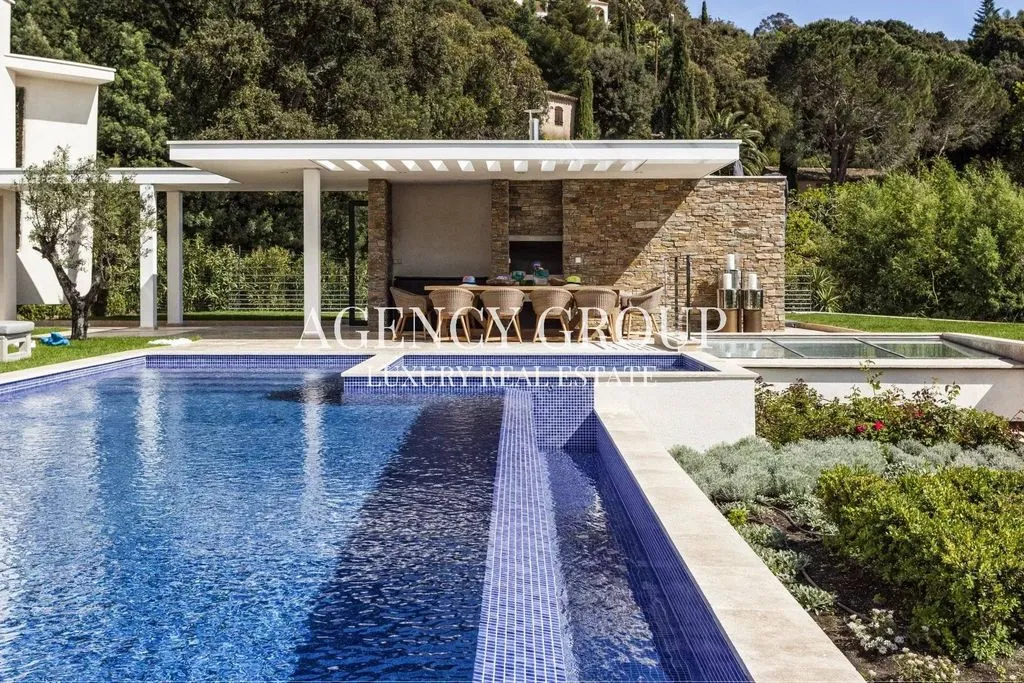 Bassein - Luxury Villa with Infinity Pool in La Croix-Valmer