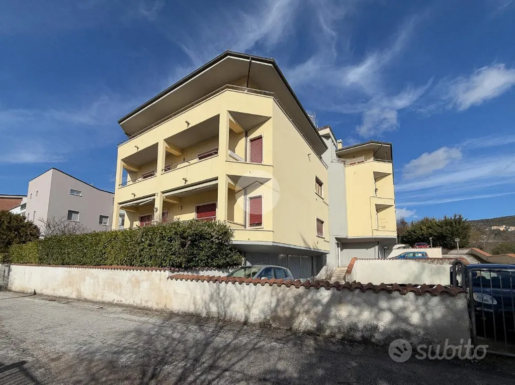 Extérieur - 4-Room Apartment with Private Parking in L'Aquila