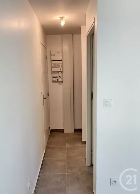 Esik - 1-toaline korter asukohas St jean de la ruelle