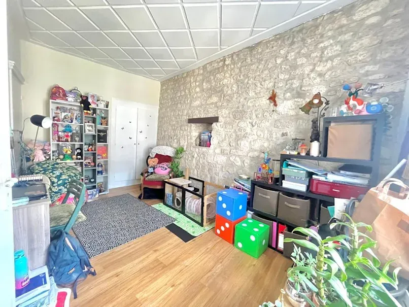 Toad - City Centre 3-Bed Apartment in Saintes
