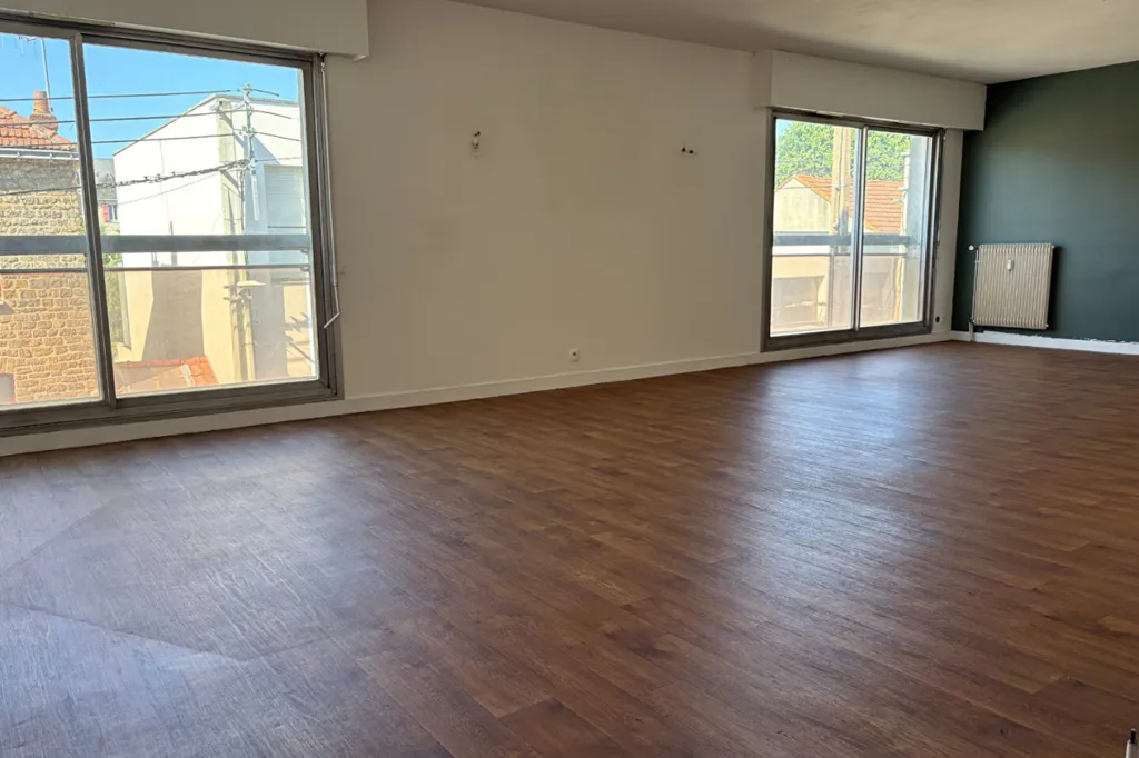 Stanze - 4-Piece Apartment with Garage in Nantes
