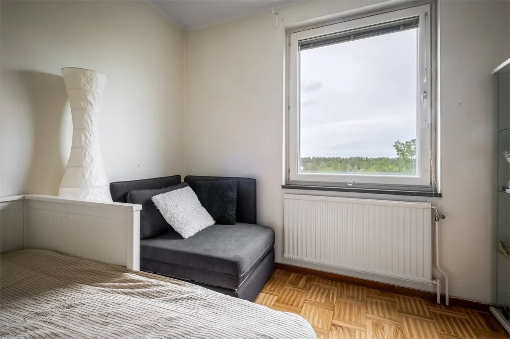 Bedrooms - Apartment with Balcony on 4th Floor in Skogås