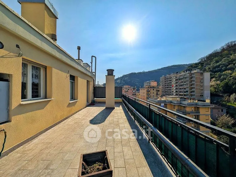 Terrasse - Attico with Terraced Garden in Genoa