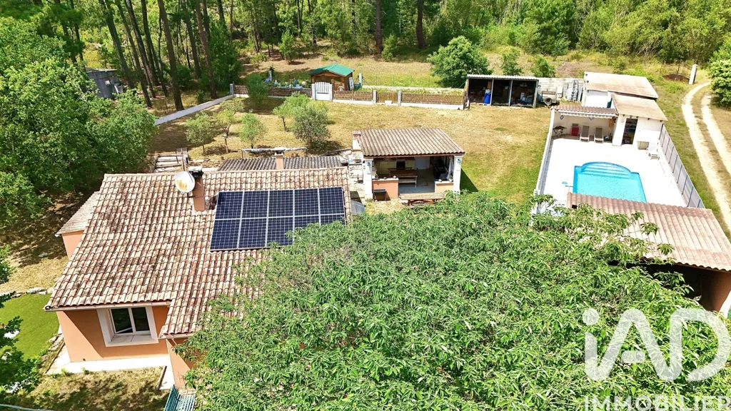 Vue aérienne - Maison de Plain-Pied avec Piscine sur les Hauteurs de Mornas