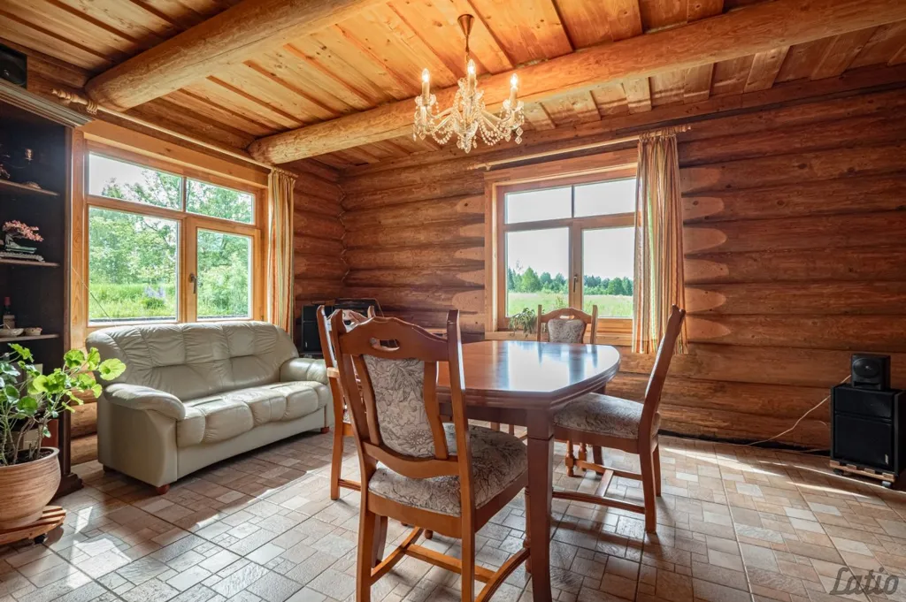 Salle à manger - Wooden Cottage with Lake View in Cēsis District