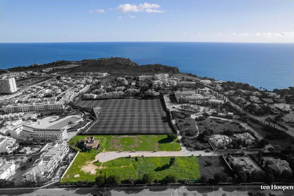 Õhuvaade - Land Plot with Beach Access in Lagos