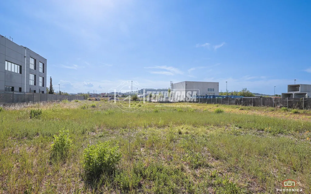 Giardino - Buildable Plot with Commercial and Residential Potential in Rimini