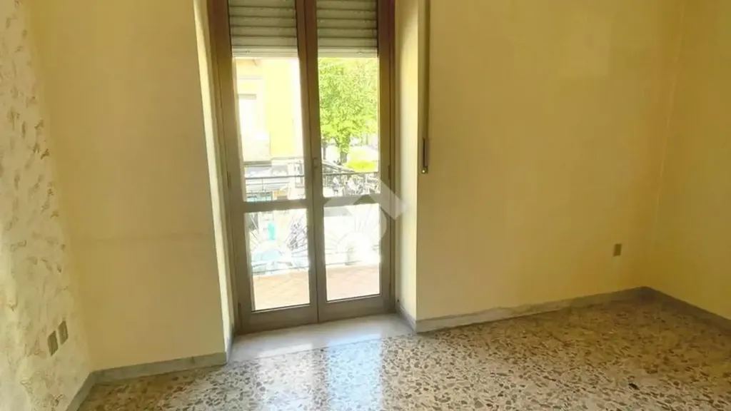 Pièces - Central Trilocale with Balconies in Castrovillari