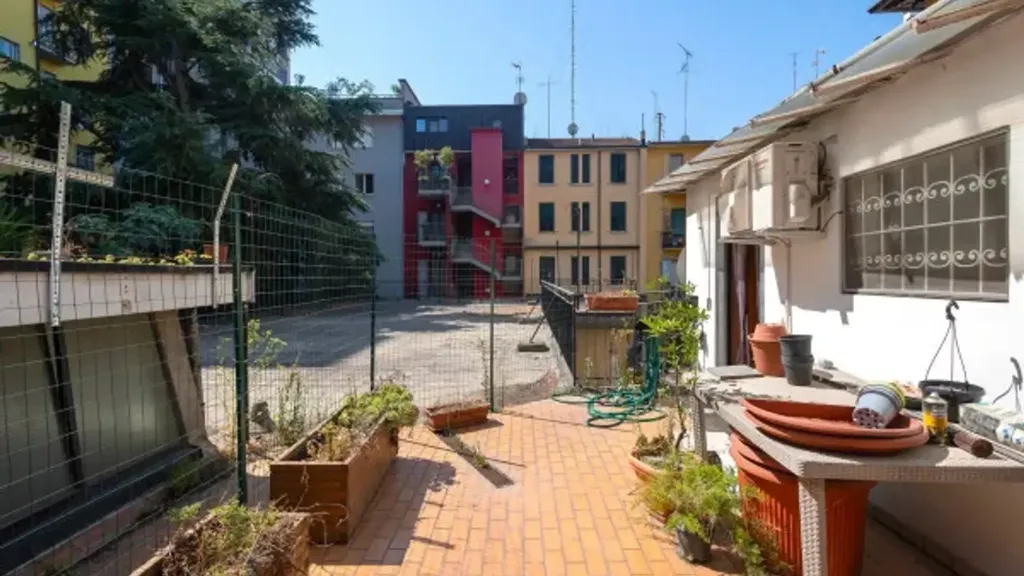 Terrace - Spacious Triplex in Historic Building, Milan