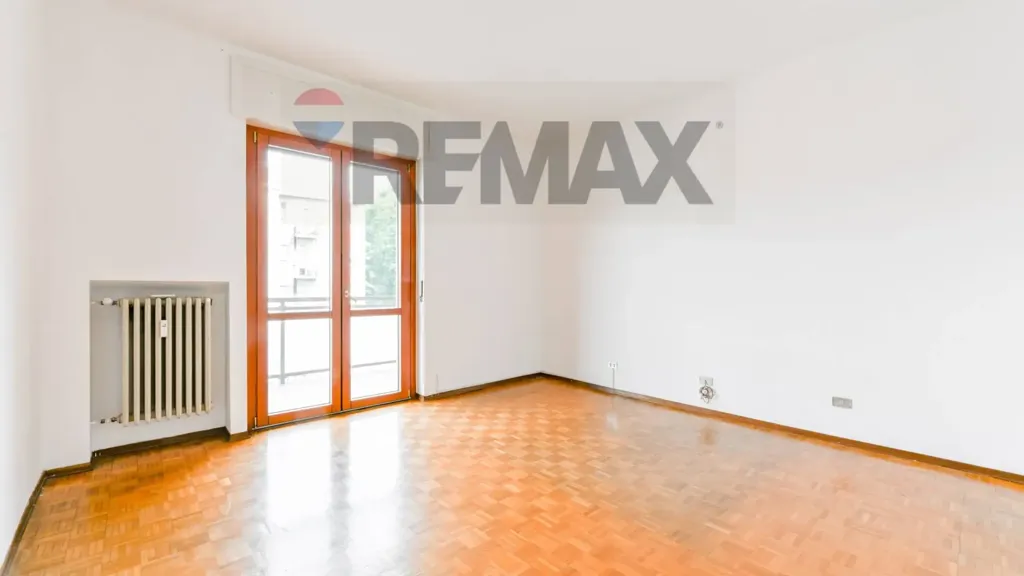 Toad - Bright Three-Bedroom with Park Views in Vedano al Lambro