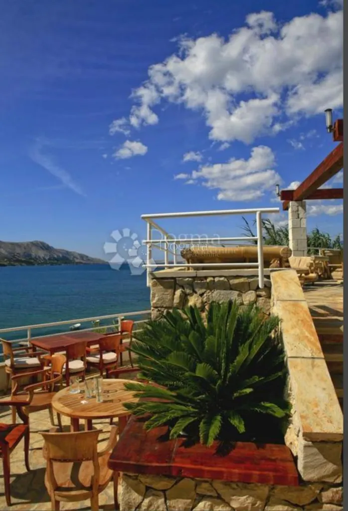 Terrasse - Seafront Hotel with Spa in Coastal Location