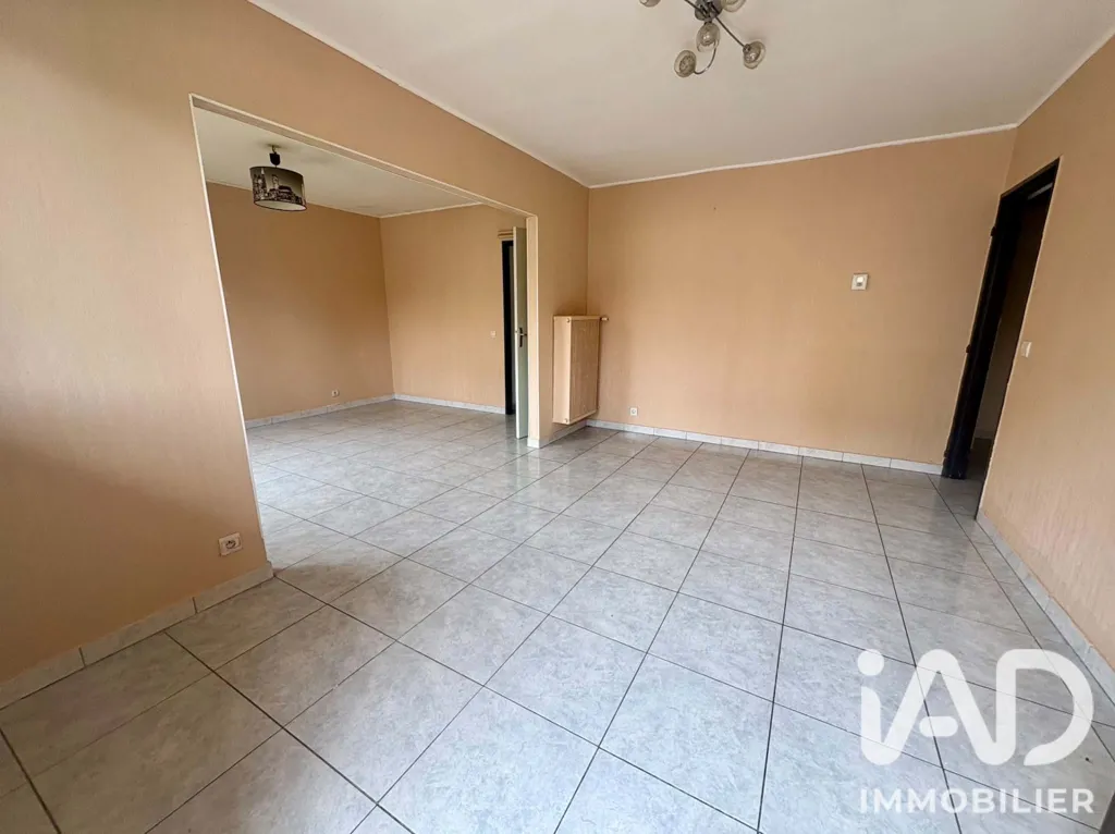 Pièces - Appartement avec Balcon et Garage à Florange