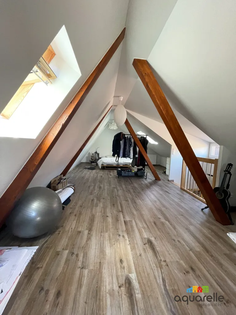 Pièces - Duplex de 4 Pièces avec Mezzanine à Barr