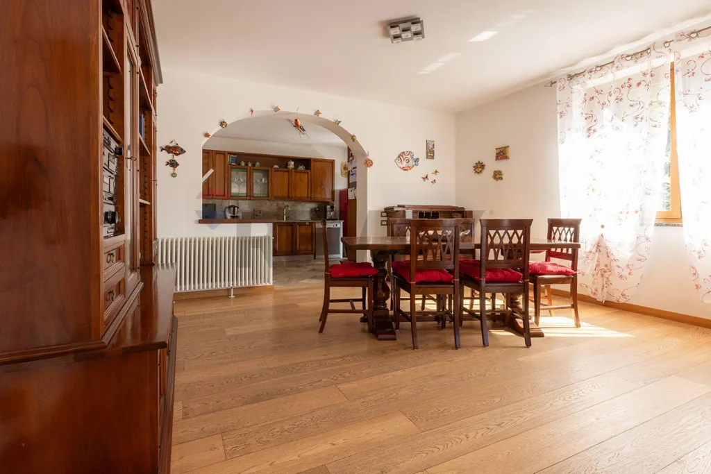 Dining Room - Single-Storey Villa with Garden in Marchirolo