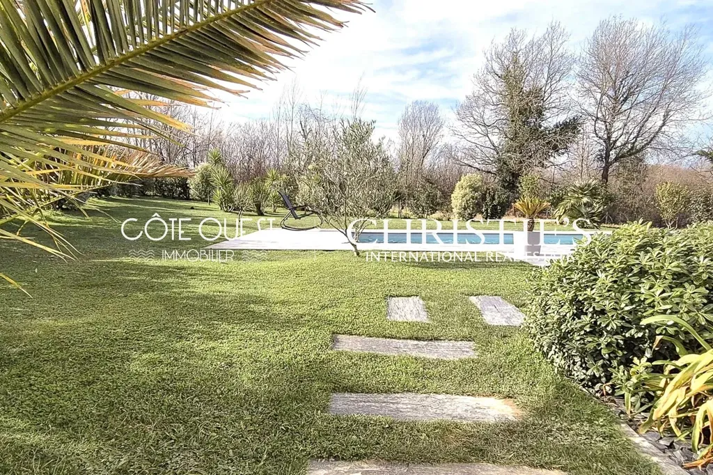 Jardin - Maison avec Piscine à Ustaritz près d'Arcangues