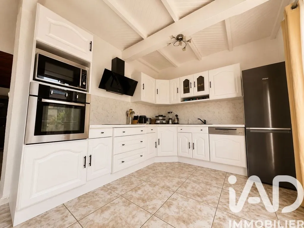 Köök - Luxury Villa with Pool in Leucate