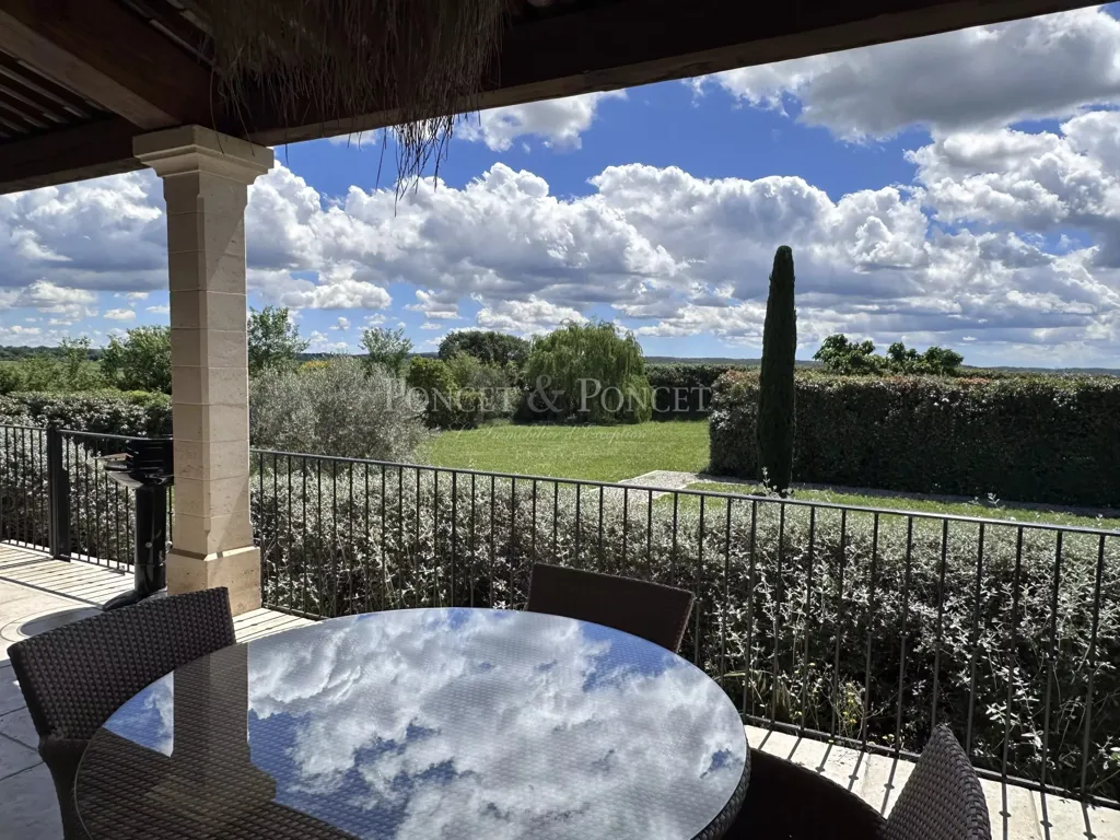 Terrasse - Vignoble avec Piscine près d'Uzès