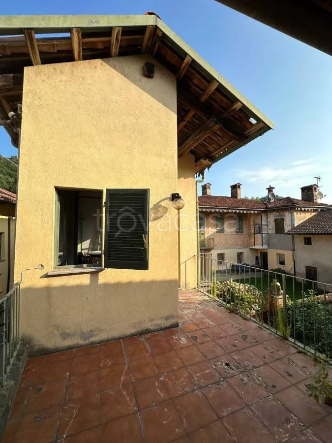 Terrasse - Characterful Triplex with Terraces in Pagno