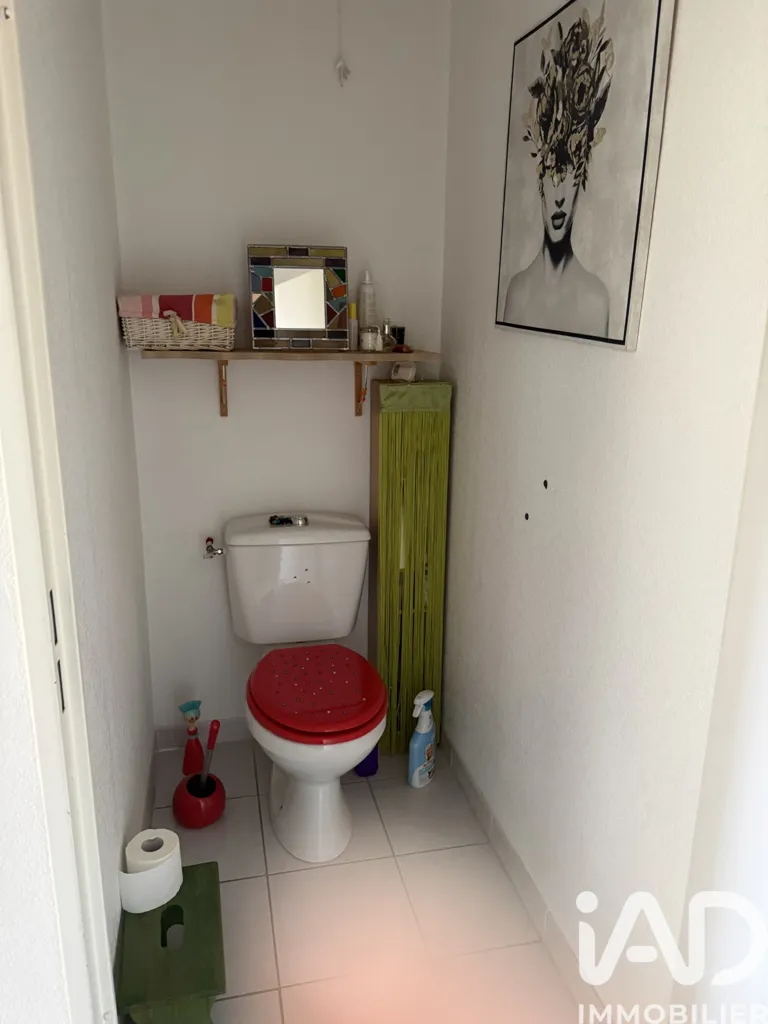 Vannitoad - Bright Apartment with Terrace in Nîmes
