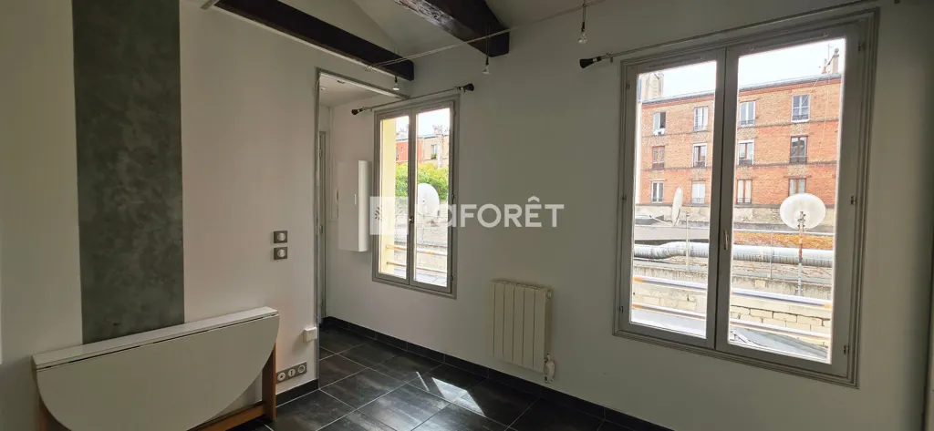 Toad - 1-Bed Flat with Courtyard View in Saint-Denis
