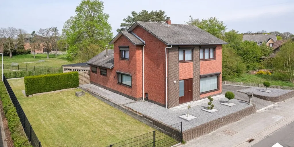 Vue aérienne - Maison avec Jardin Solaire à Overpelt
