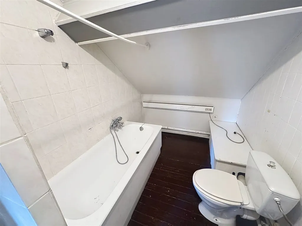 Vannitoad - Renovated Mixed-Use Property in Waterloo