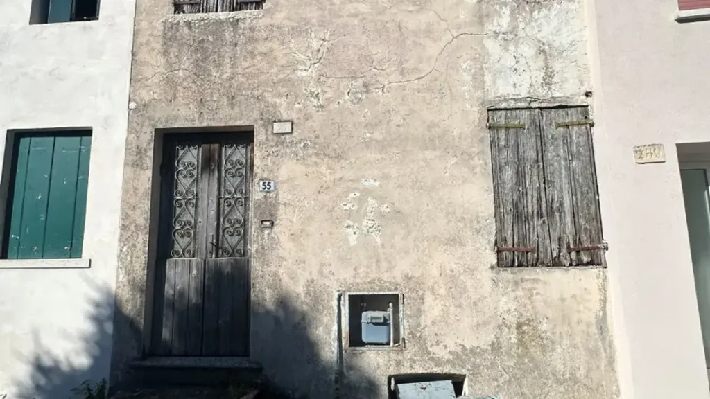 Extérieur - Terraced Villa for Renovation in Nove