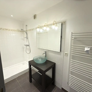 Bagni - Rented Apartment with Terrace in Mazan