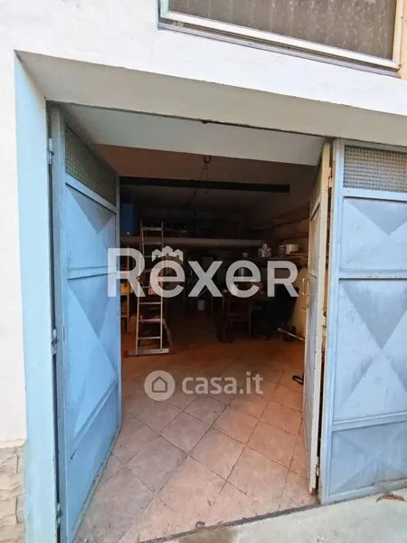 Garaaž - Independent House with Garden in Raiano