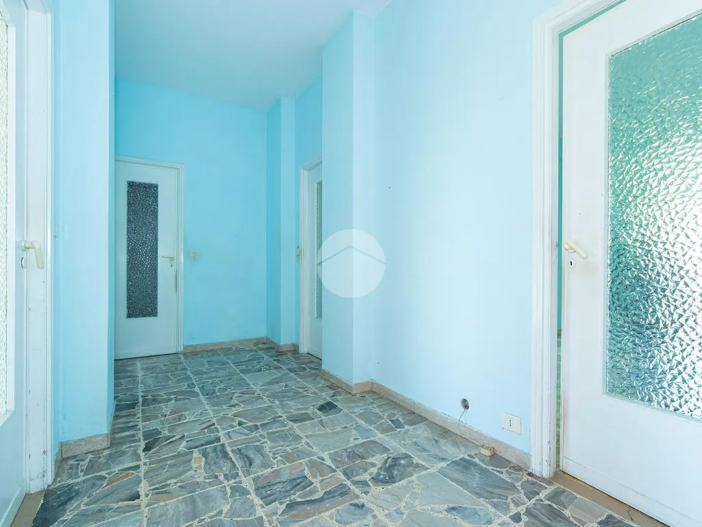Hallway - 3-Bedroom Apartment with Balcony in Druento
