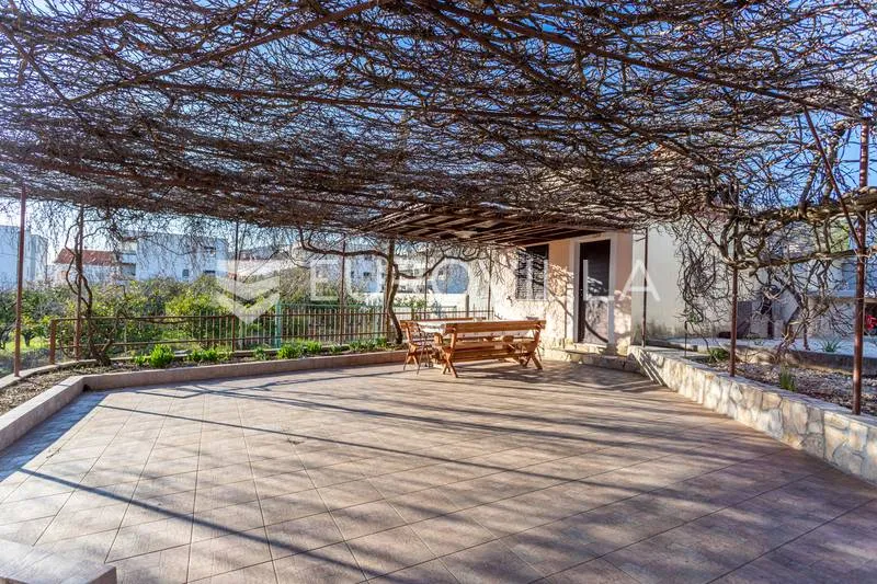 Terrass - Two-Bedroom Apartment with Terrace in Trogir