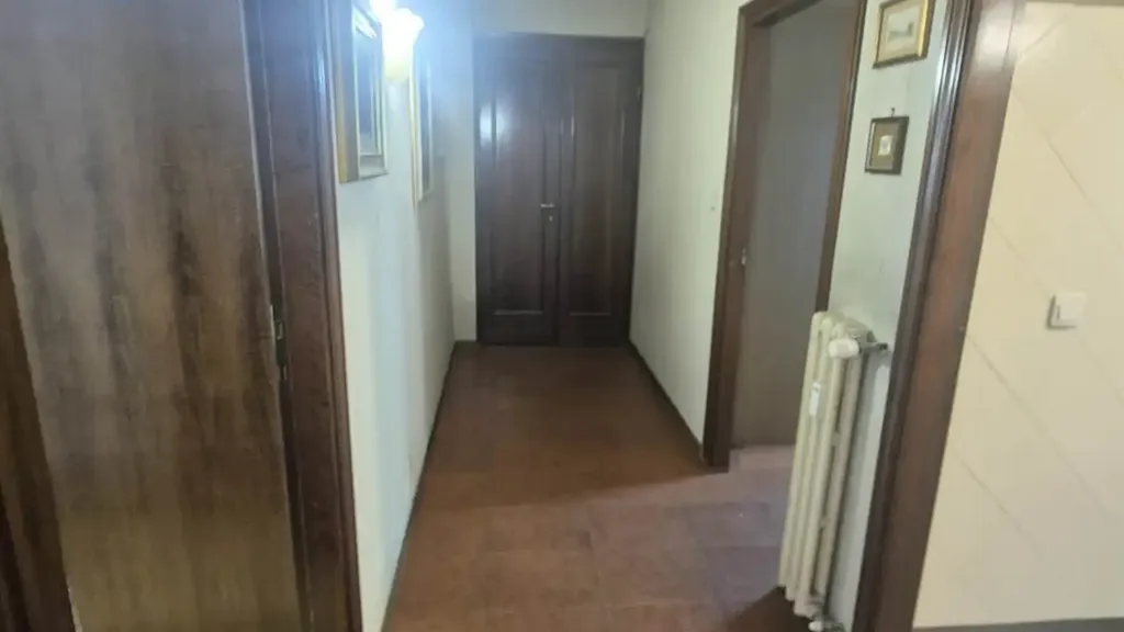 Entrée - 4-Room Apartment with Balcony in Florence