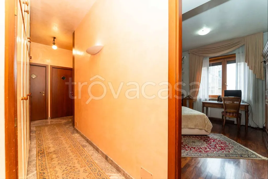 hallway_entrance