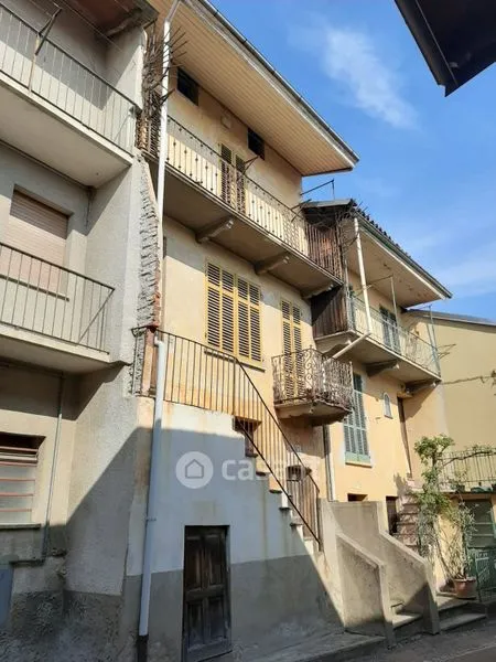 Välivaade - Terraced House for Renovation in Pettinengo