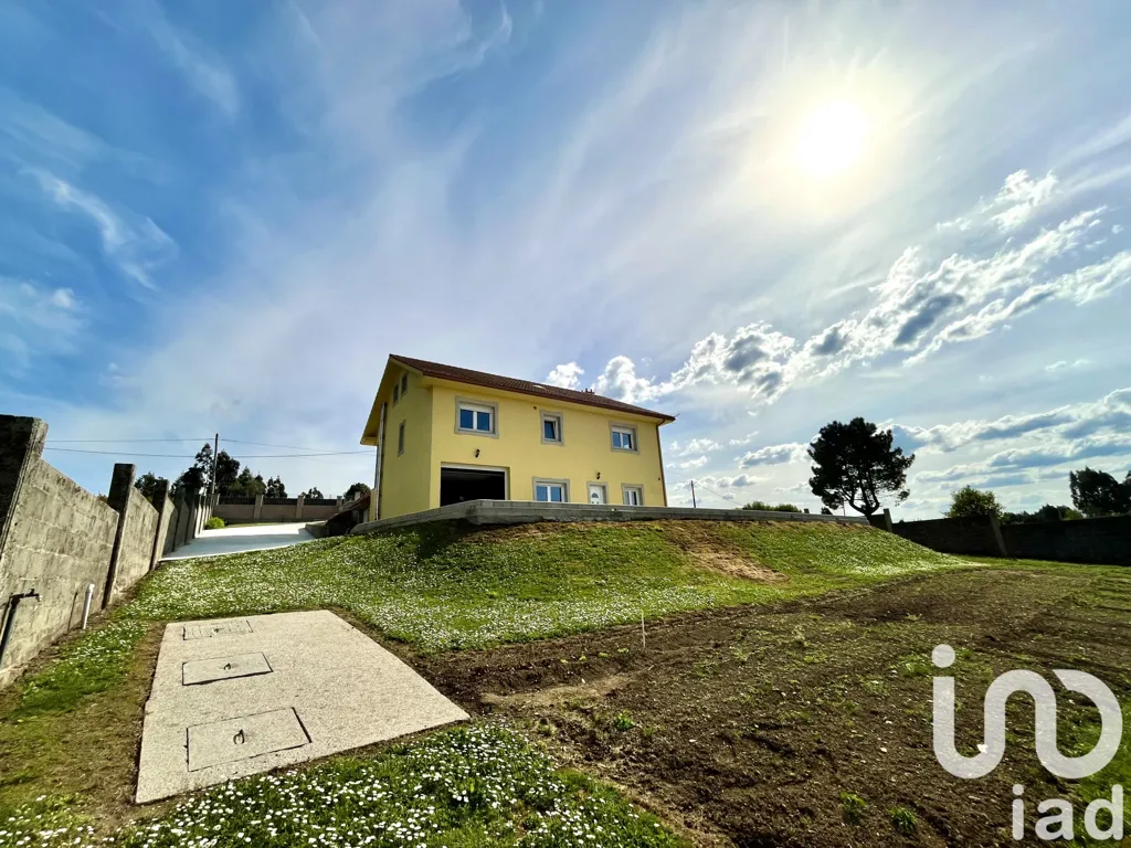 Välivaade - Spacious House with Extensive Garden in Coirós