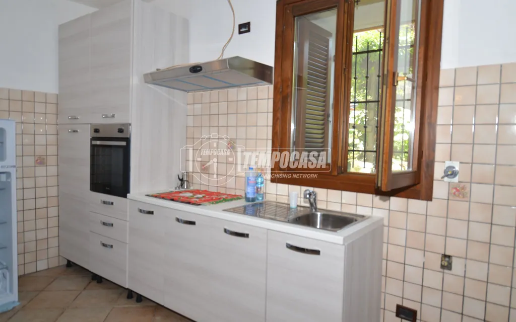 Cucina - Rustic Villa with Balcony in Traves