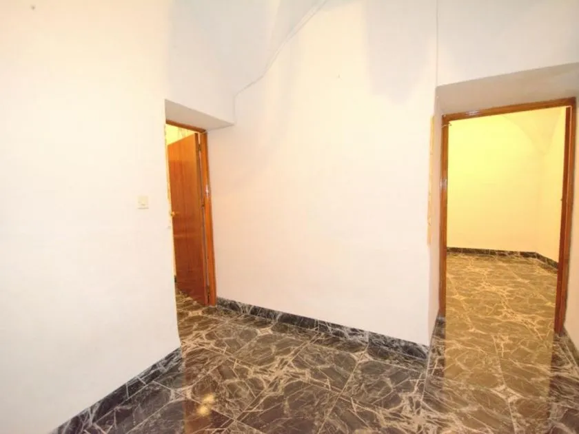 Entrée - Traditional Chalet with Historic Charm in Cáceres