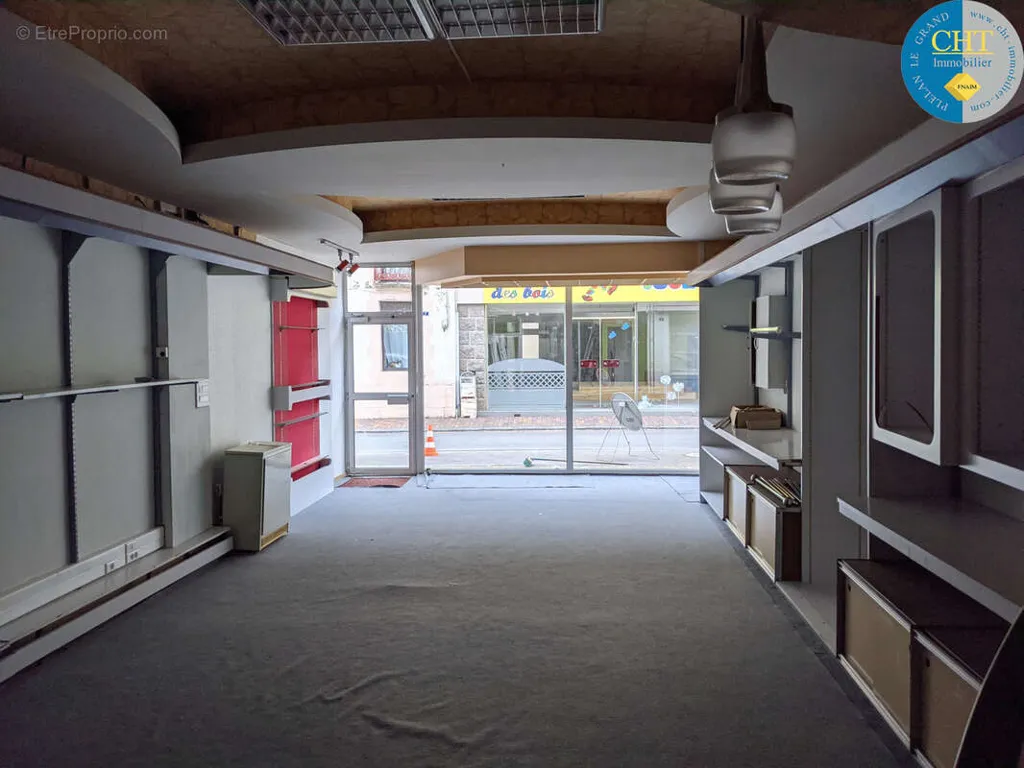 Toad - Mixed-Use Building in Guer Centre