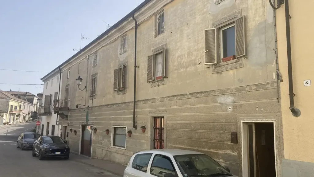Välivaade - Villa with Commercial Space in Sala Monferrato