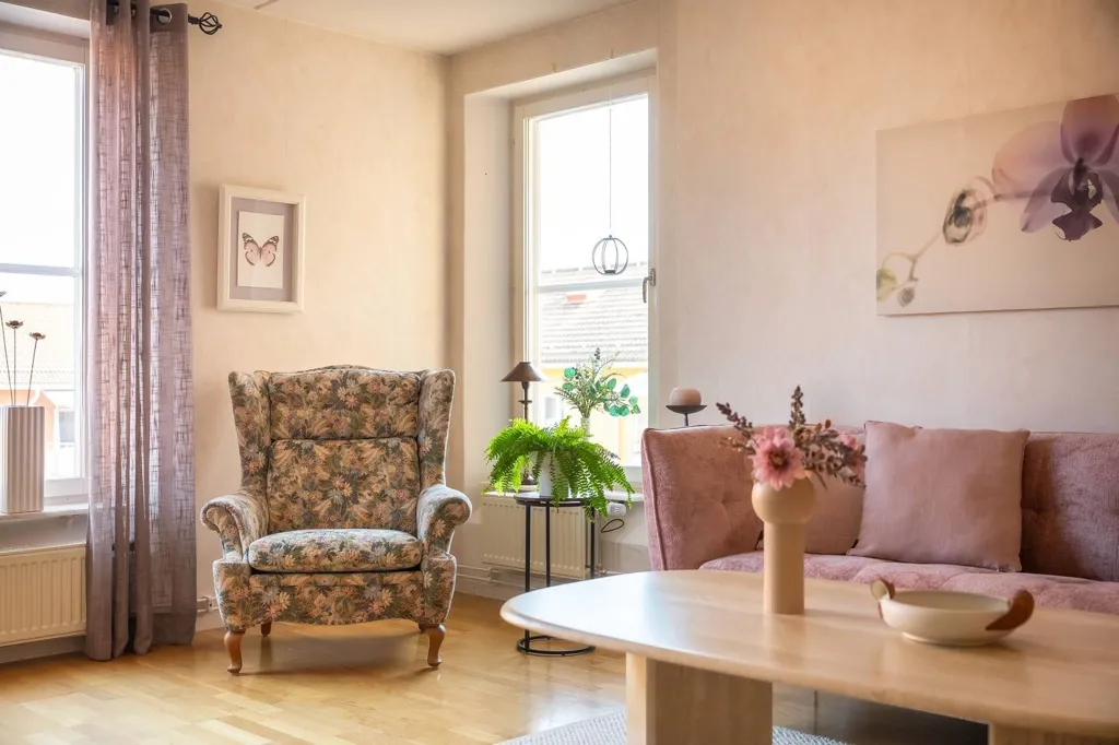 Elutuba - Bright Apartment with Balcony in Stenkumlet