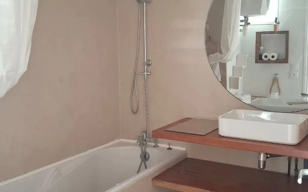 Salles de bain - Appartement T2 Meublé avec Terrasse à Petit-Bourg