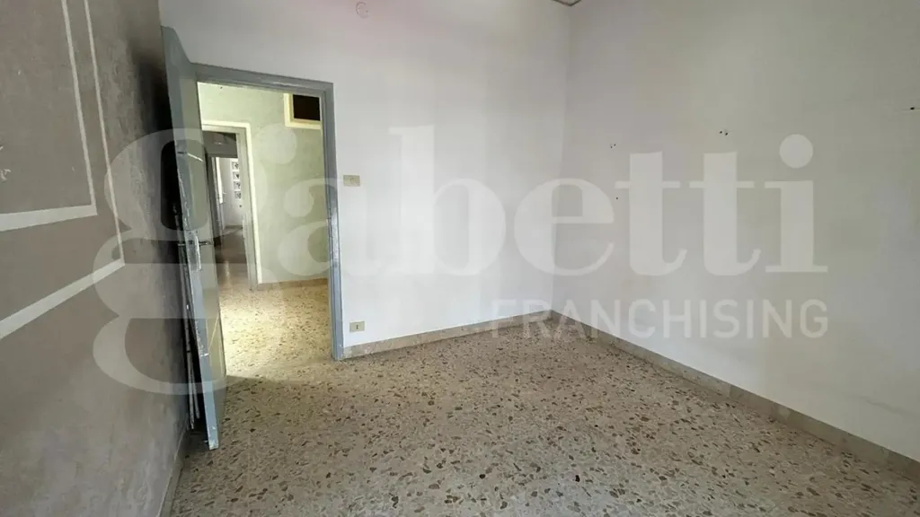 Pièces - Bright Apartment with Balcony in Messina