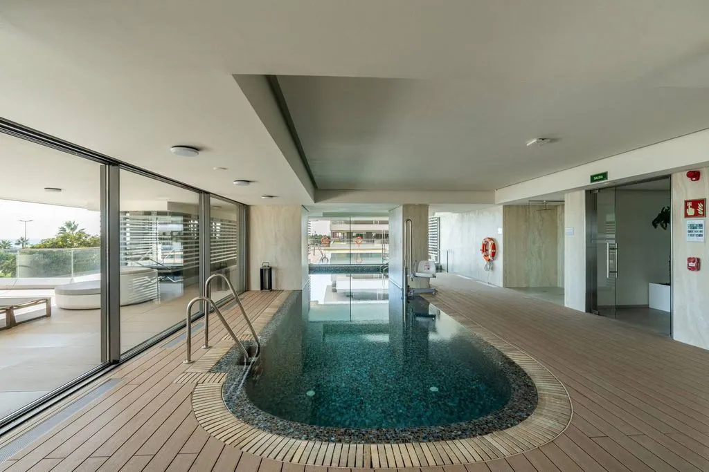Pool - Luxury Beachfront Flat with Pool in Marbella