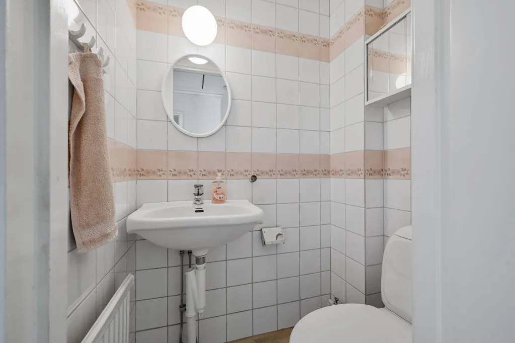Salles de bain - 1-Storey Villa with Garden in Sollentuna