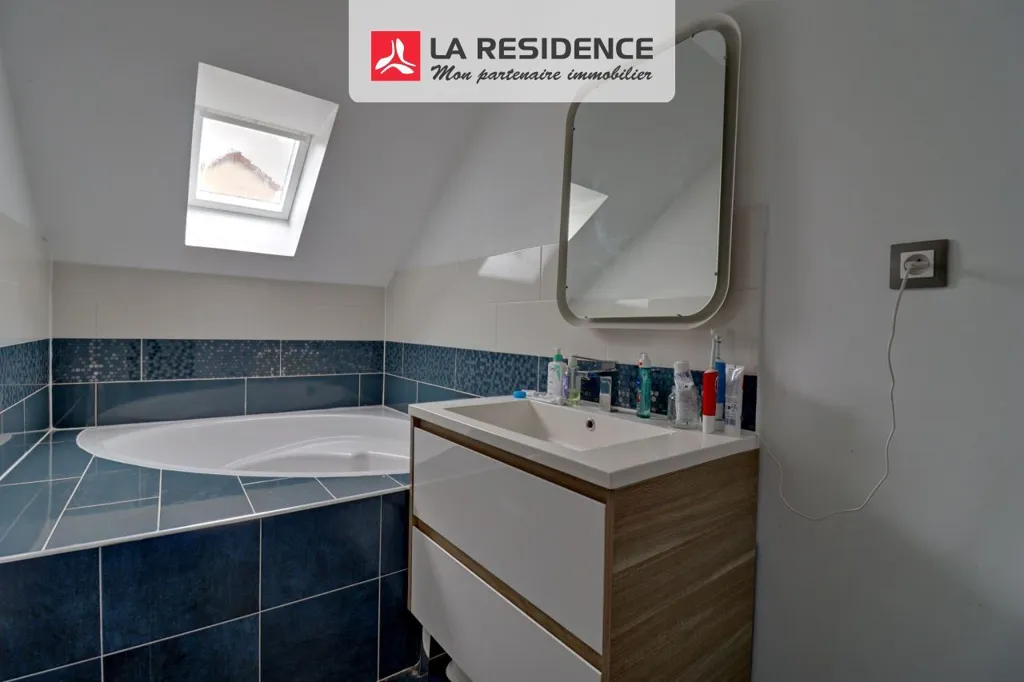 Salles de bain - Maison de 6 Pièces avec Jardin près de la Gare