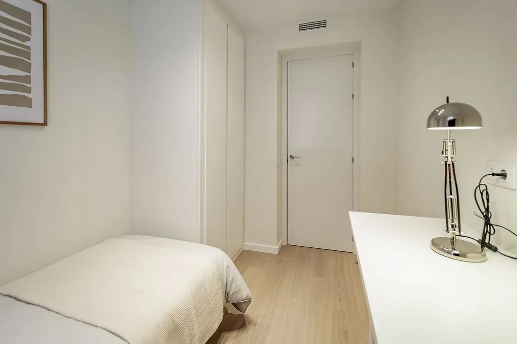 Bedrooms - 3-Bedroom Flat with Terrace in Prosperidad