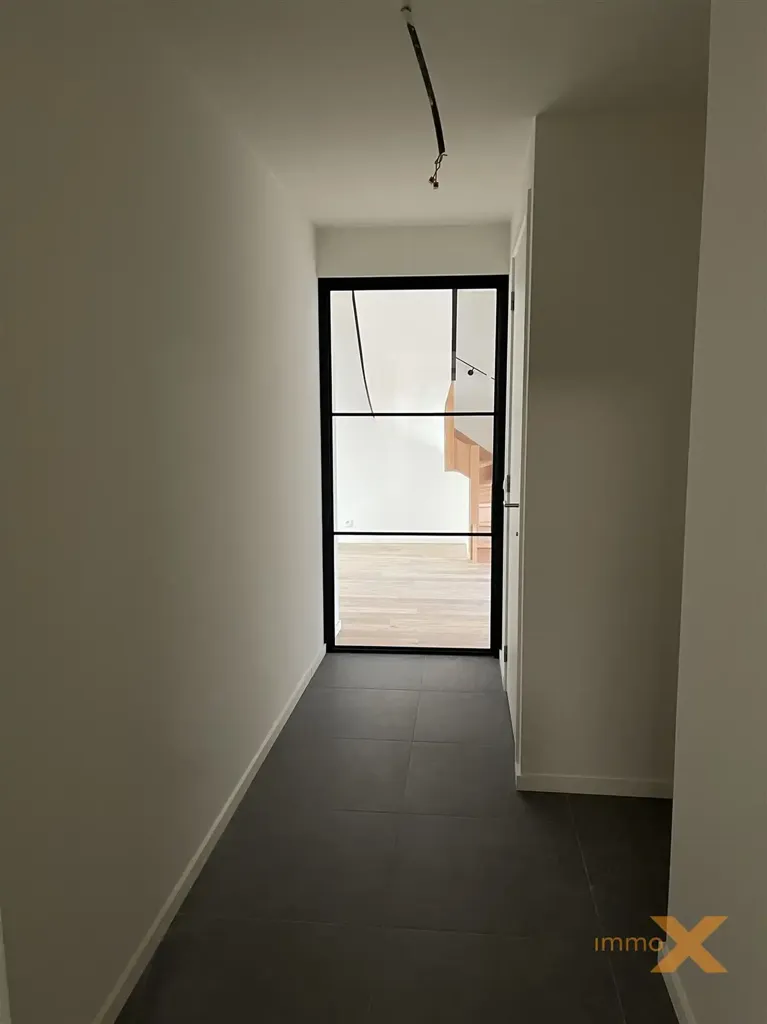 hallway_entrance